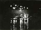 Nachtangriff auf Friedrichshafen vom 28. April 1944, vom Schweizer Ufer (Rorschach) aus gesehen. (Bildnachweis: Stadtarchiv Friedrichshafen NK 8/1)