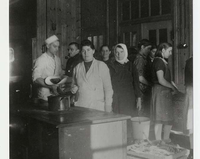 Zwangsarbeiter in der Küche Wolga II